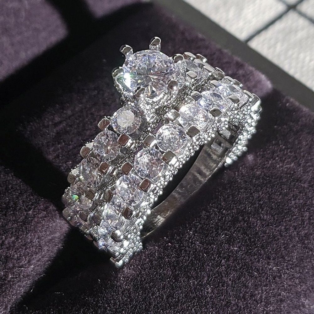 NEW Luxury 925 Sterling Silver Diamond Ring Set - Picture 7 of 8